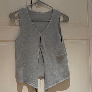 Commense Gray Sleeveless Knit Top